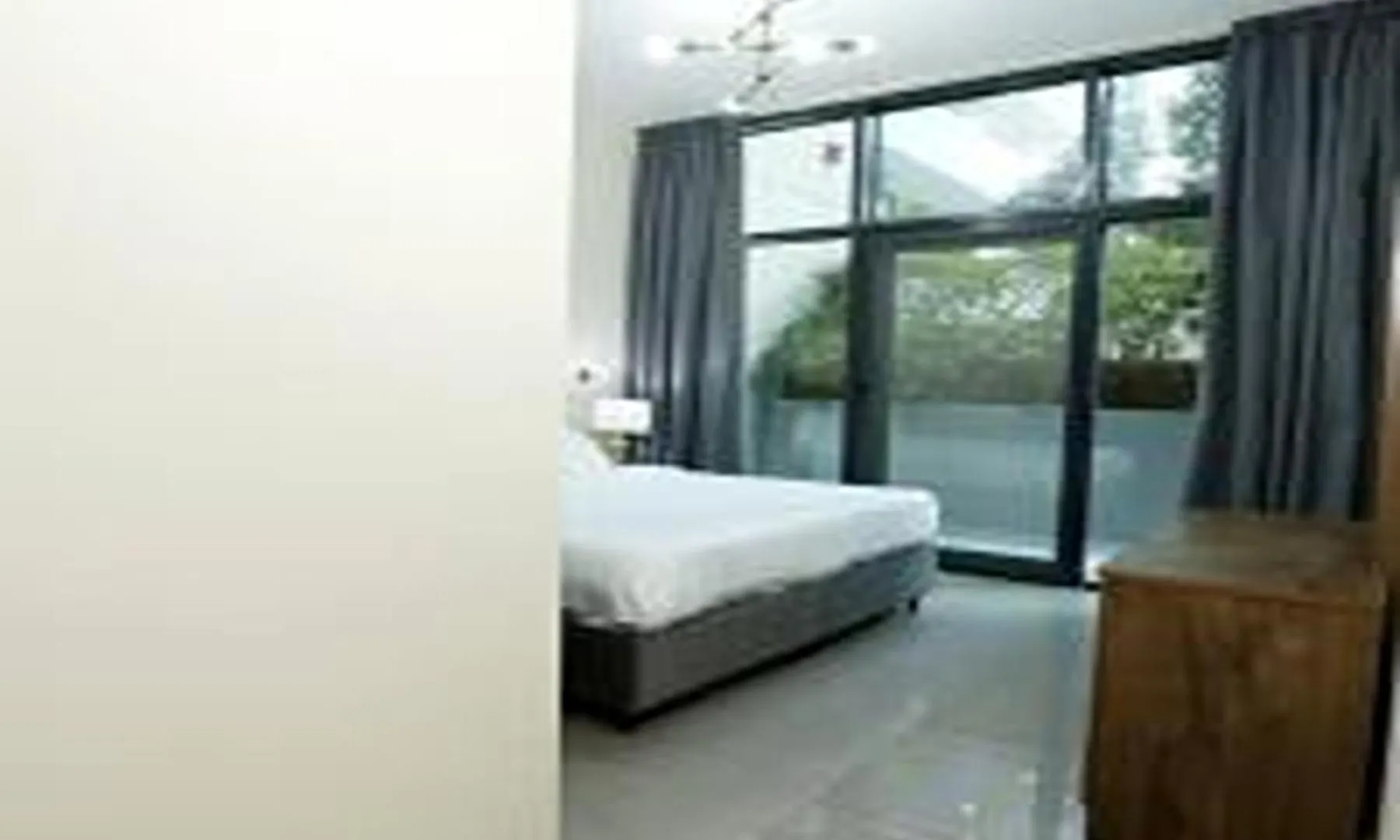 Brown Stone - Pool & City View Merano Dubai Apartment