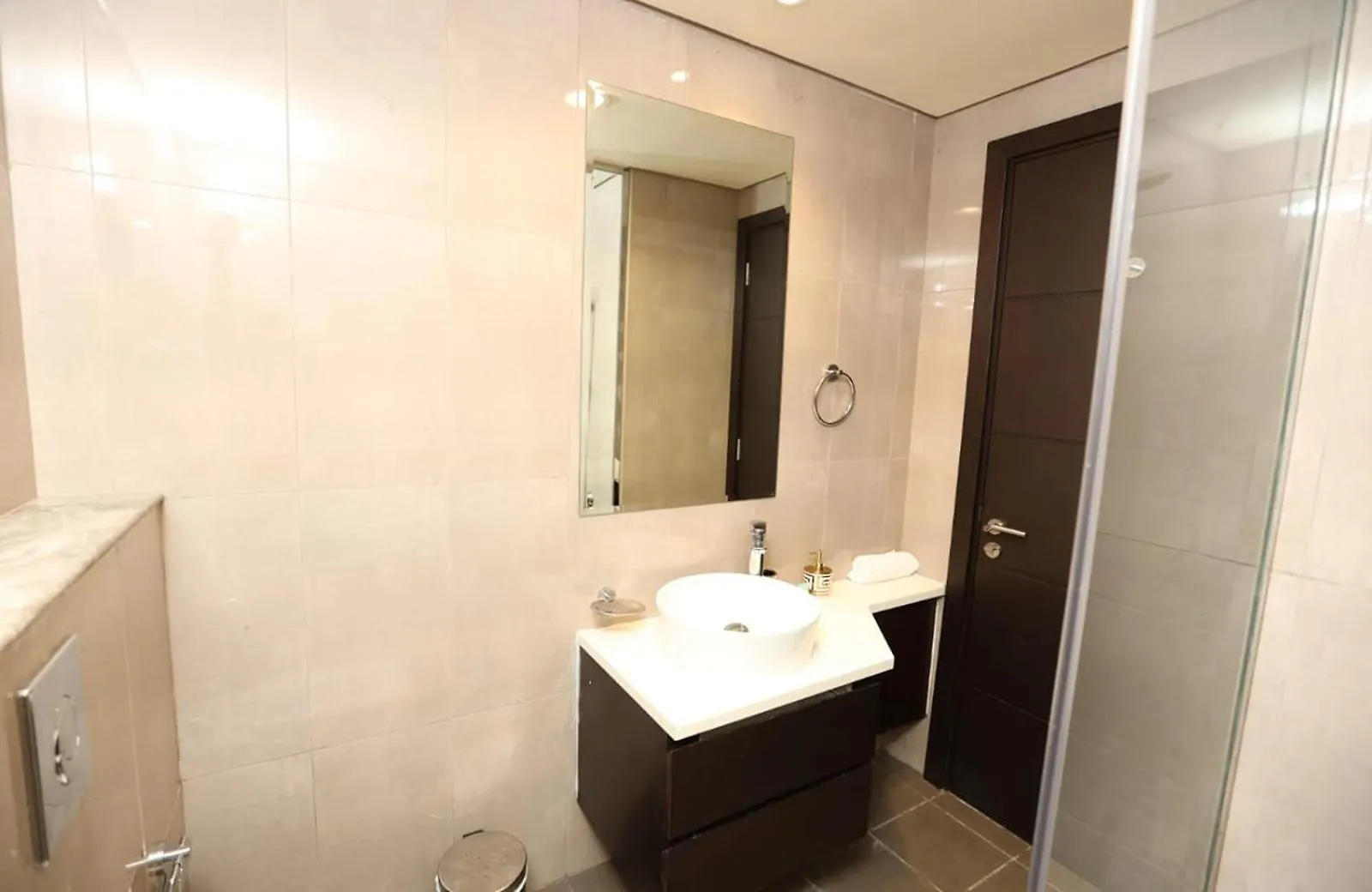 Brown Stone - Pool & City View Merano Dubai Apartment