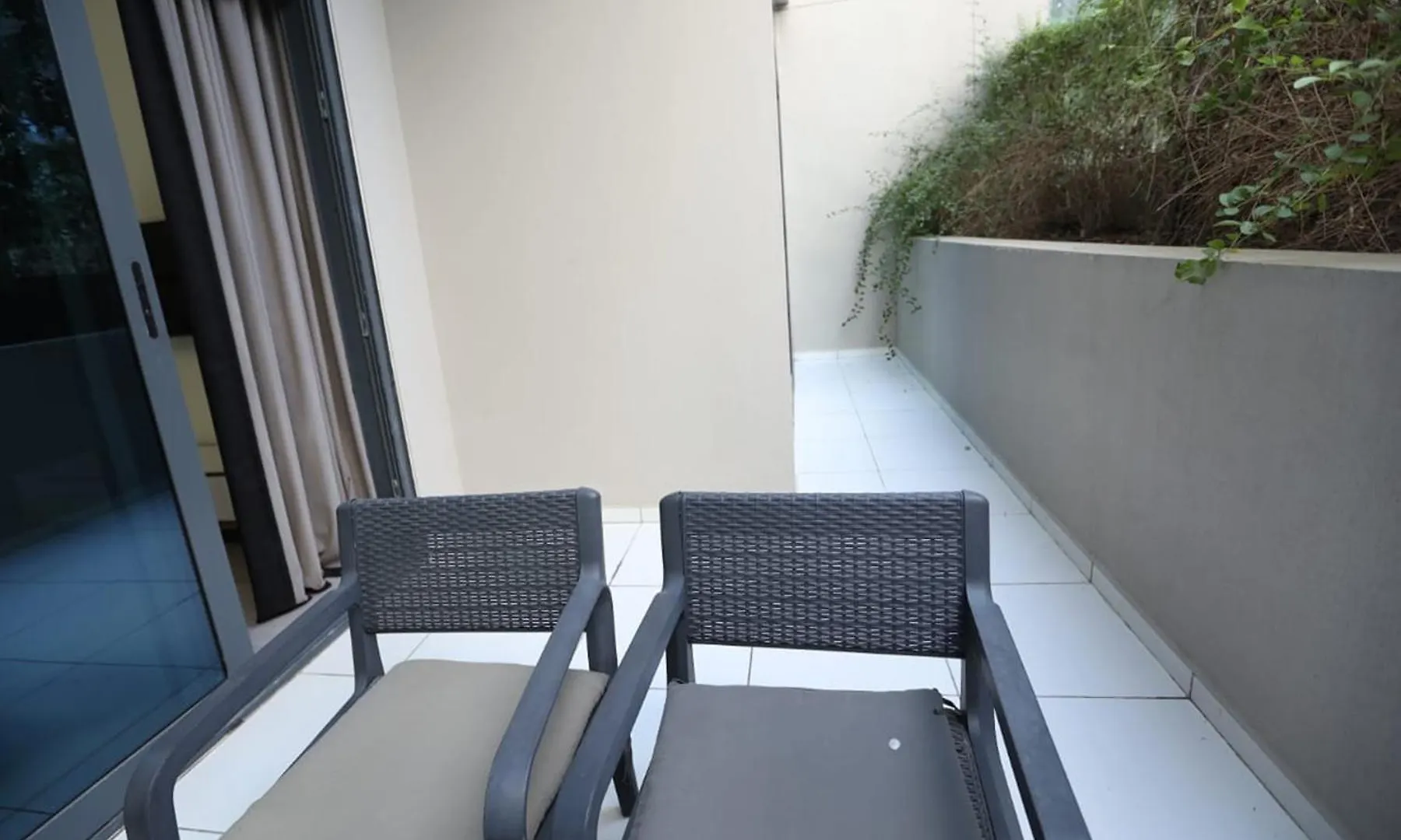 Apartment Brown Stone - Pool & City View Merano Dubai