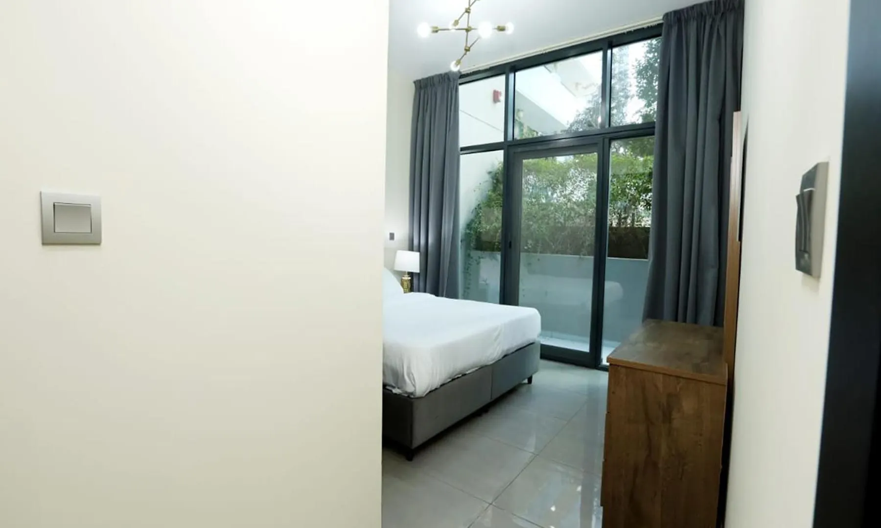 Brown Stone - Pool & City View Merano Dubai